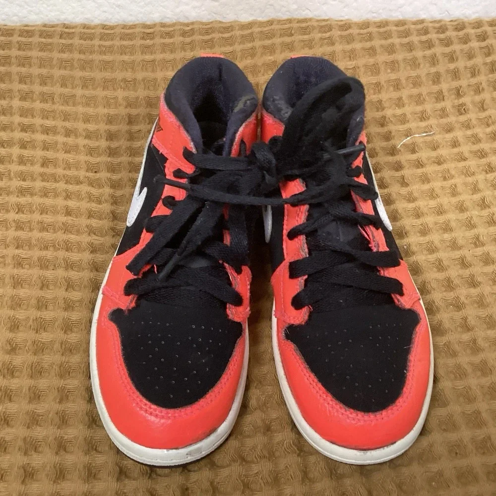 Nike Jordan 1 Mid PS Kids Shoes Size 13C Infrared Red Orange Black 640734-061